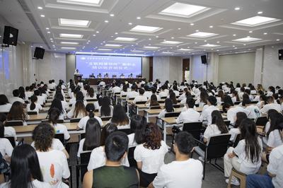 重慶“互聯(lián)網(wǎng)營銷師”培訓(xùn)正式開班，助力數(shù)字時(shí)代銷售人才培養(yǎng)